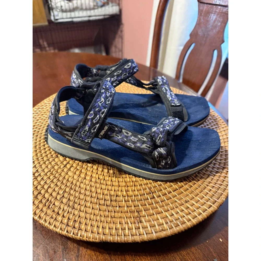 Teva Original Universal Sandals Navy Purple Patterned Strappy Womens 8 6427